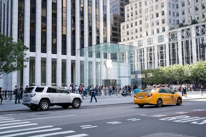 Fifth Avenue luxury shopping district in Manhattan, New York City